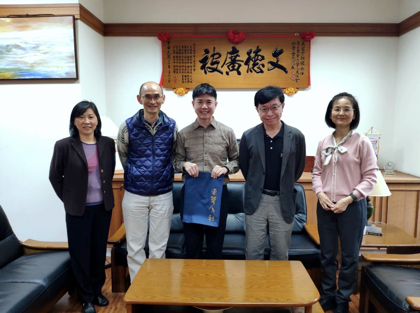 艾賽克斯大學代表蒞校確認合約細節與執行方式