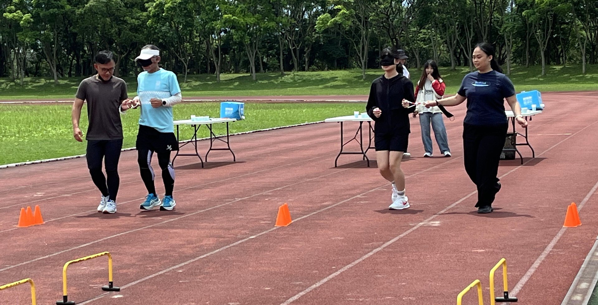 偽盲體驗-學習如何引導視障者迴轉