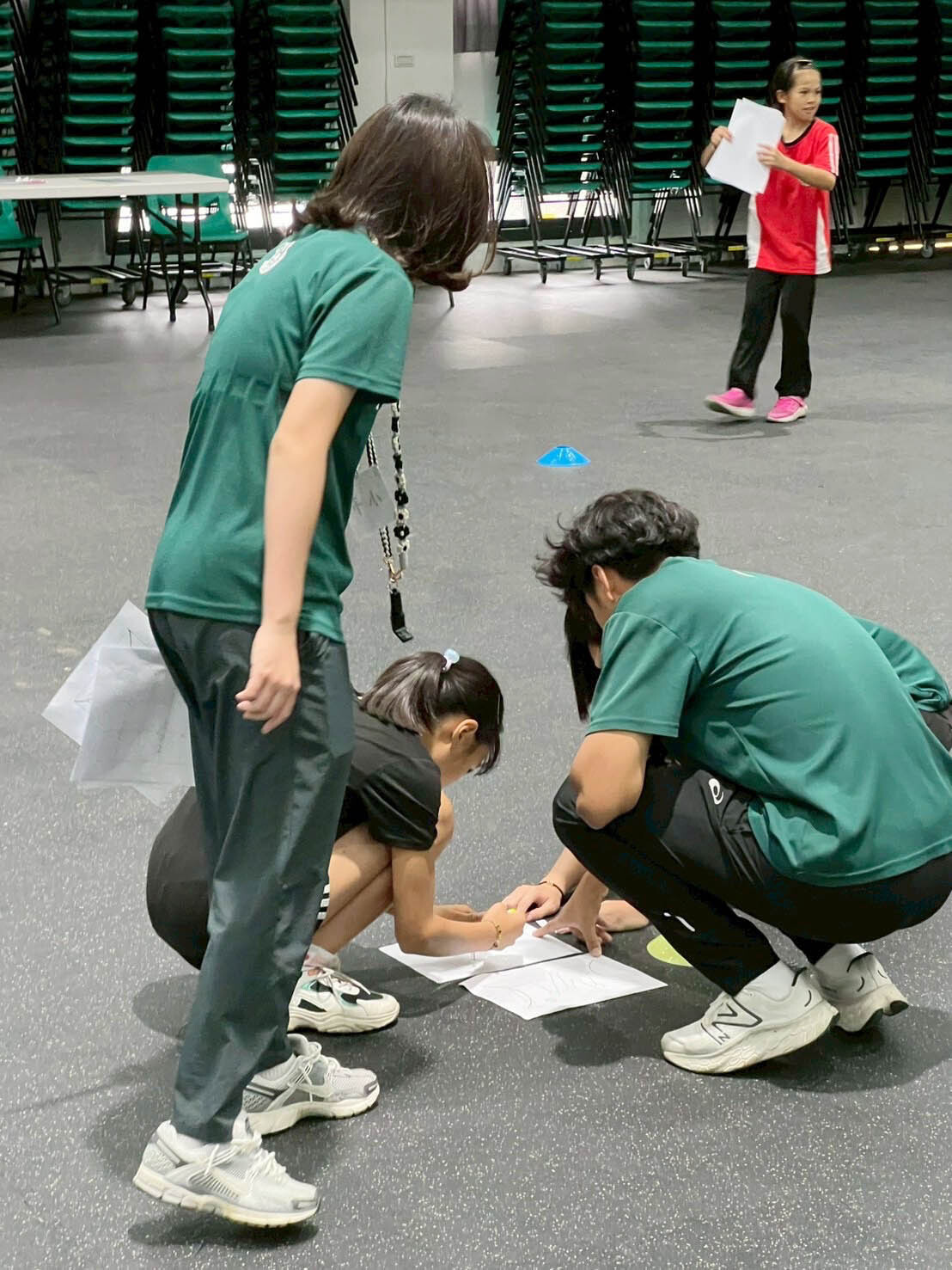定向越野教導「迷路」、「方向」、「思考」