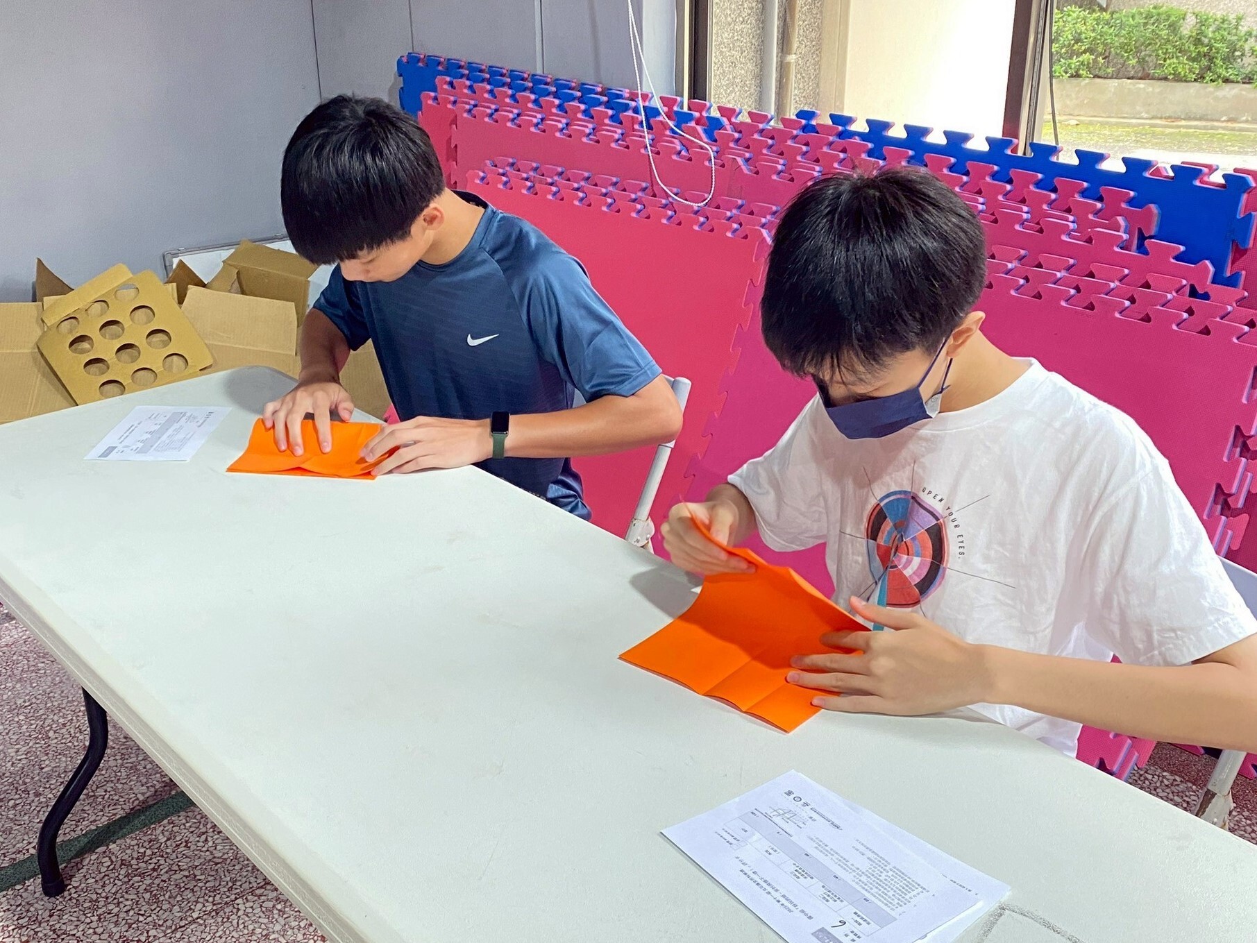 「好玩的紙」挑戰者製作紙飛機