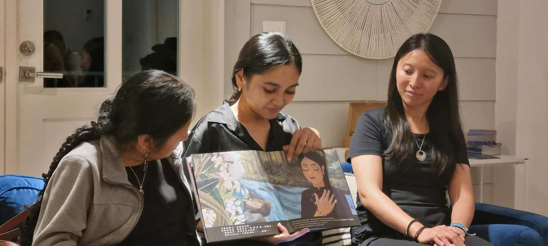 團隊成員Ekes於影像敘事展覽分享創作繪本「我的名字」