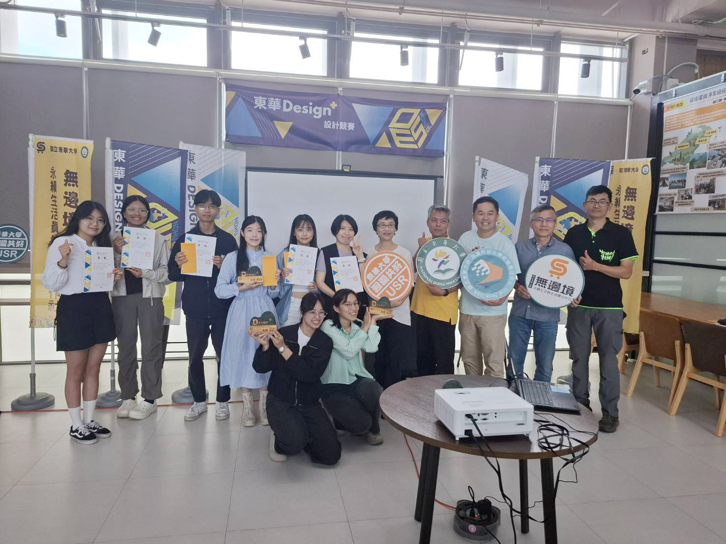 社會責任行動中心協同主持人黃琡雅老師(右五)