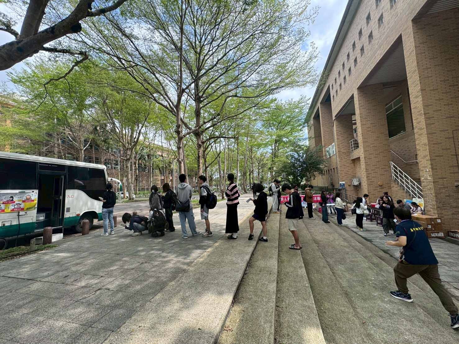 排隊動線規劃完善,提升整體服務效率與品質