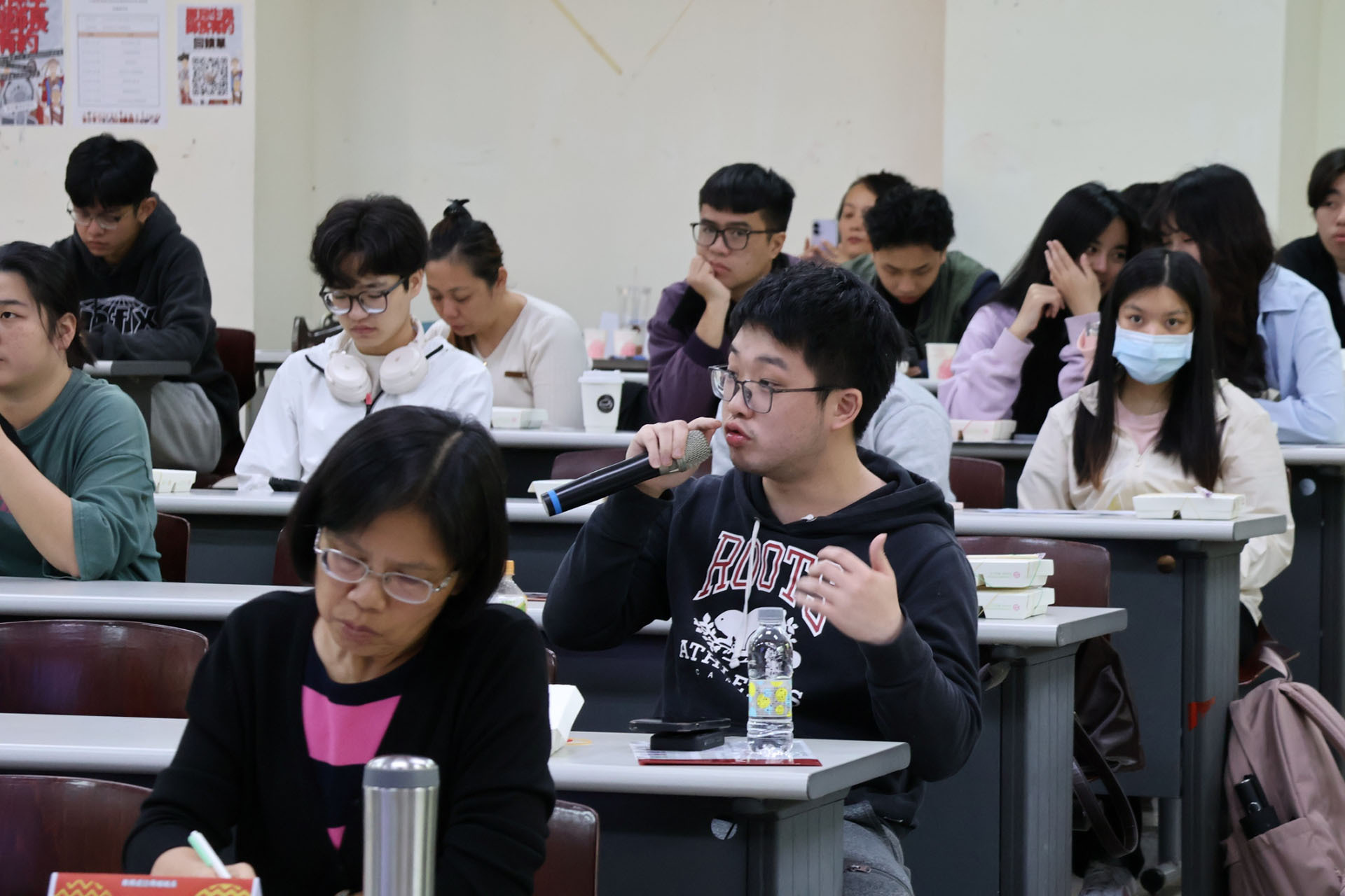 學生於原民生與師長有約提問