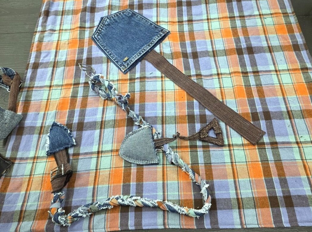 由編織繩帶與方巾(含裝飾布鏟)所搭配成的多功能布包袋