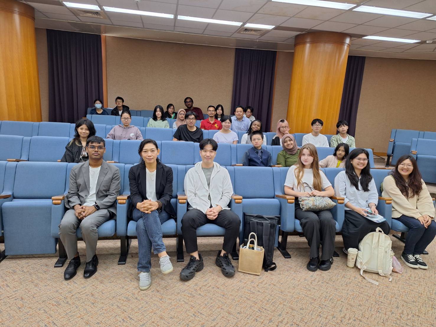 「留臺系列講座—留台工作法規講座 × Talent Taiwan」活動圓滿完成,參與學生與講師合影留念