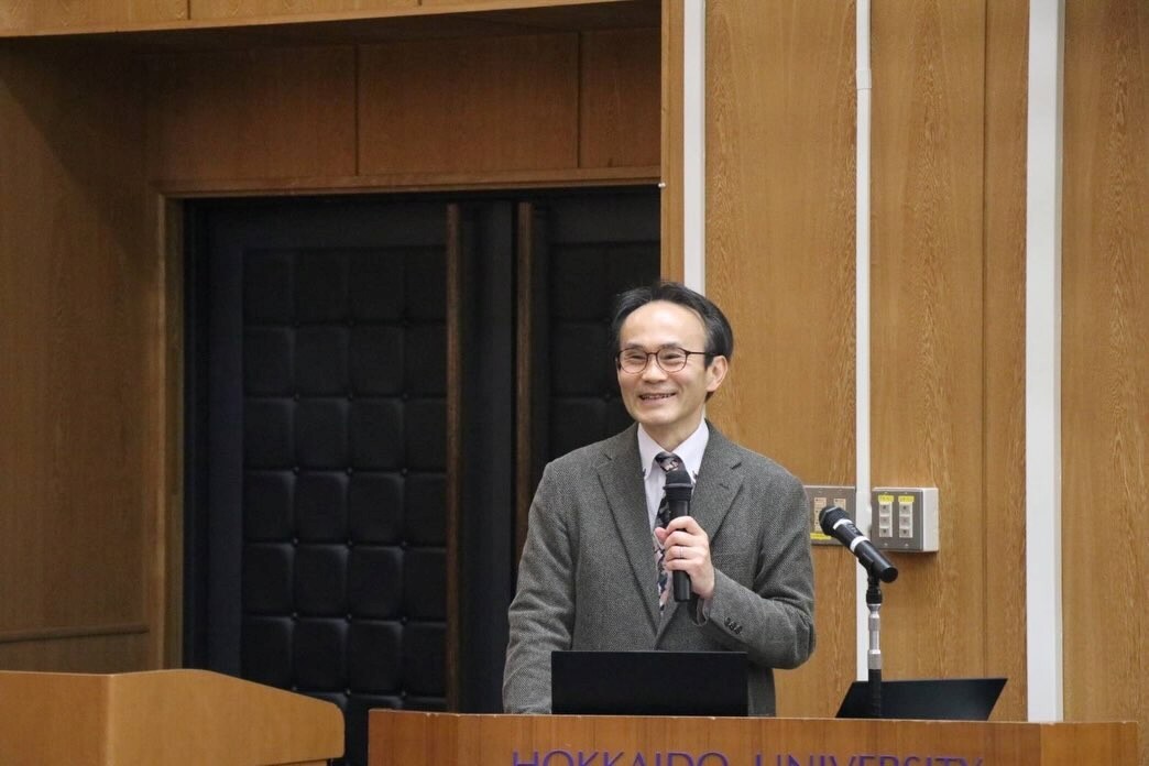 Professor Yasuo Tsuji擔任主講,聚焦於「沒有原住民族權利的原住民族政策」辻教授討論從歷史脈絡梳理了日本愛努原住民族政策的演變