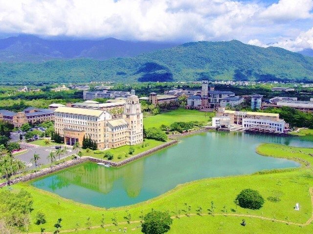 國立東華大學擁有世界級校園及國際視野,已積極導入AI教育
