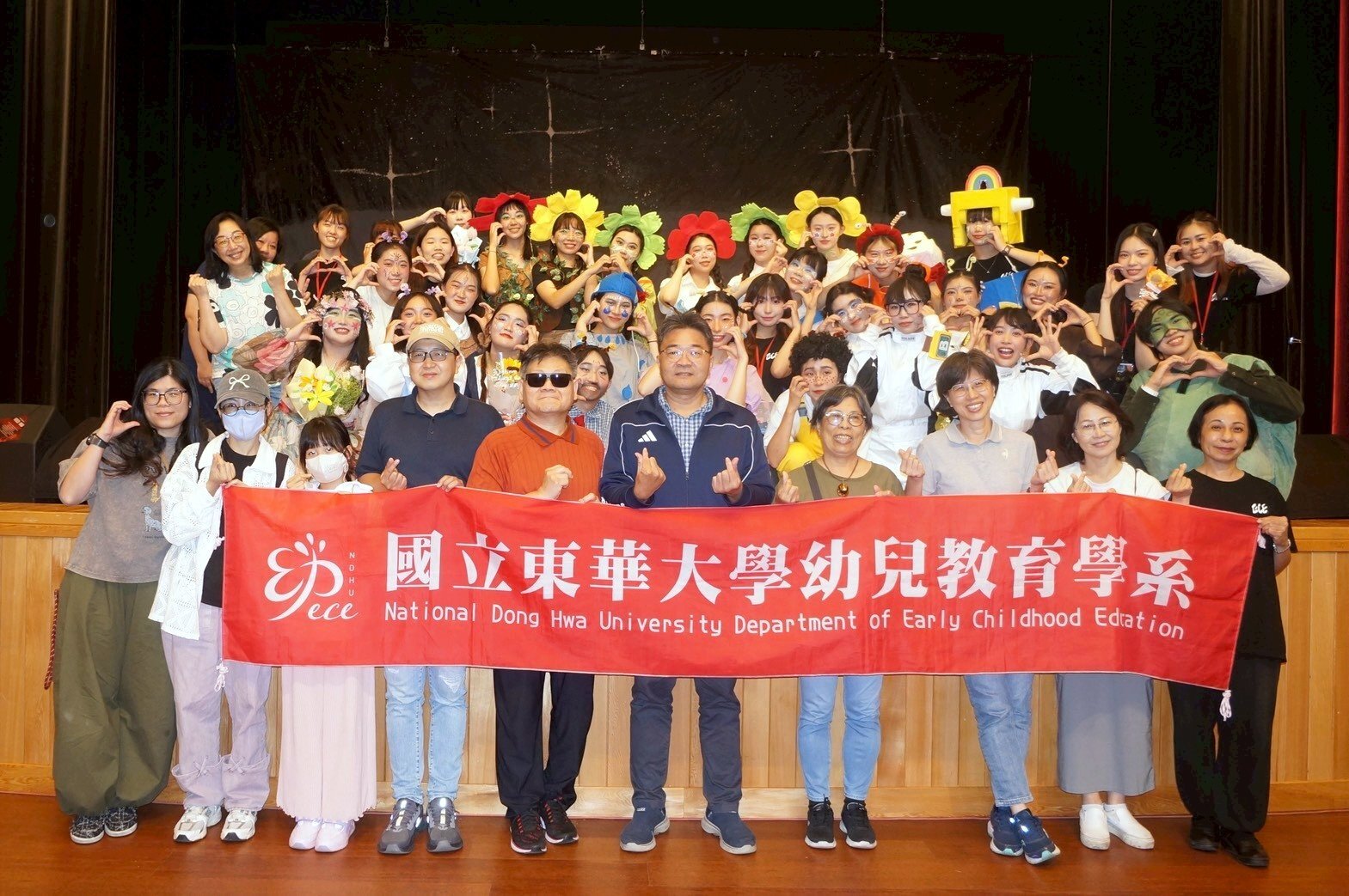 116級31位學生與系上指導老師大合照