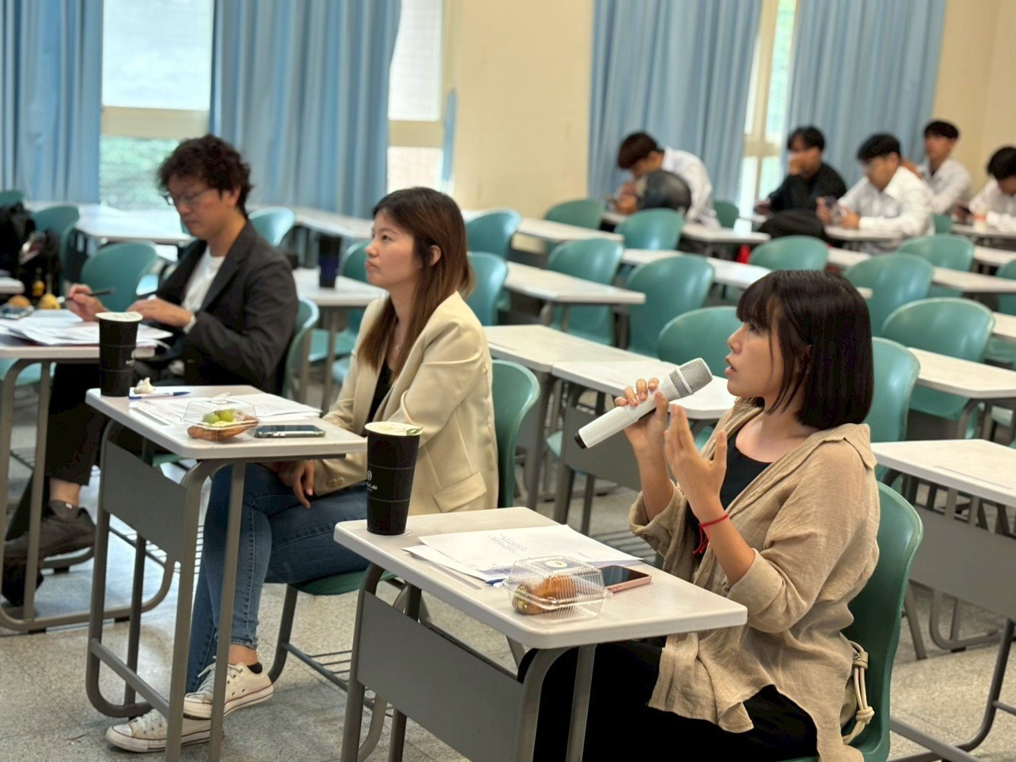 業師參與成果發表並提供專業回饋