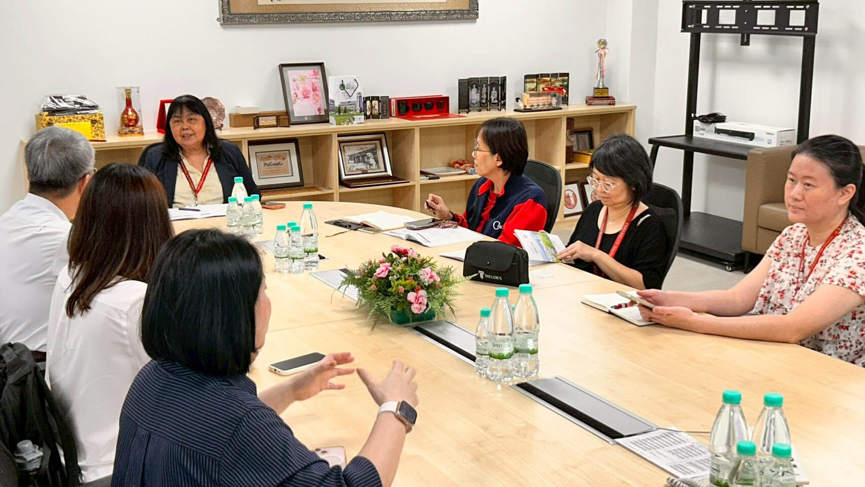 與吉隆坡中華獨中副校長及升學部、進修部主管座談