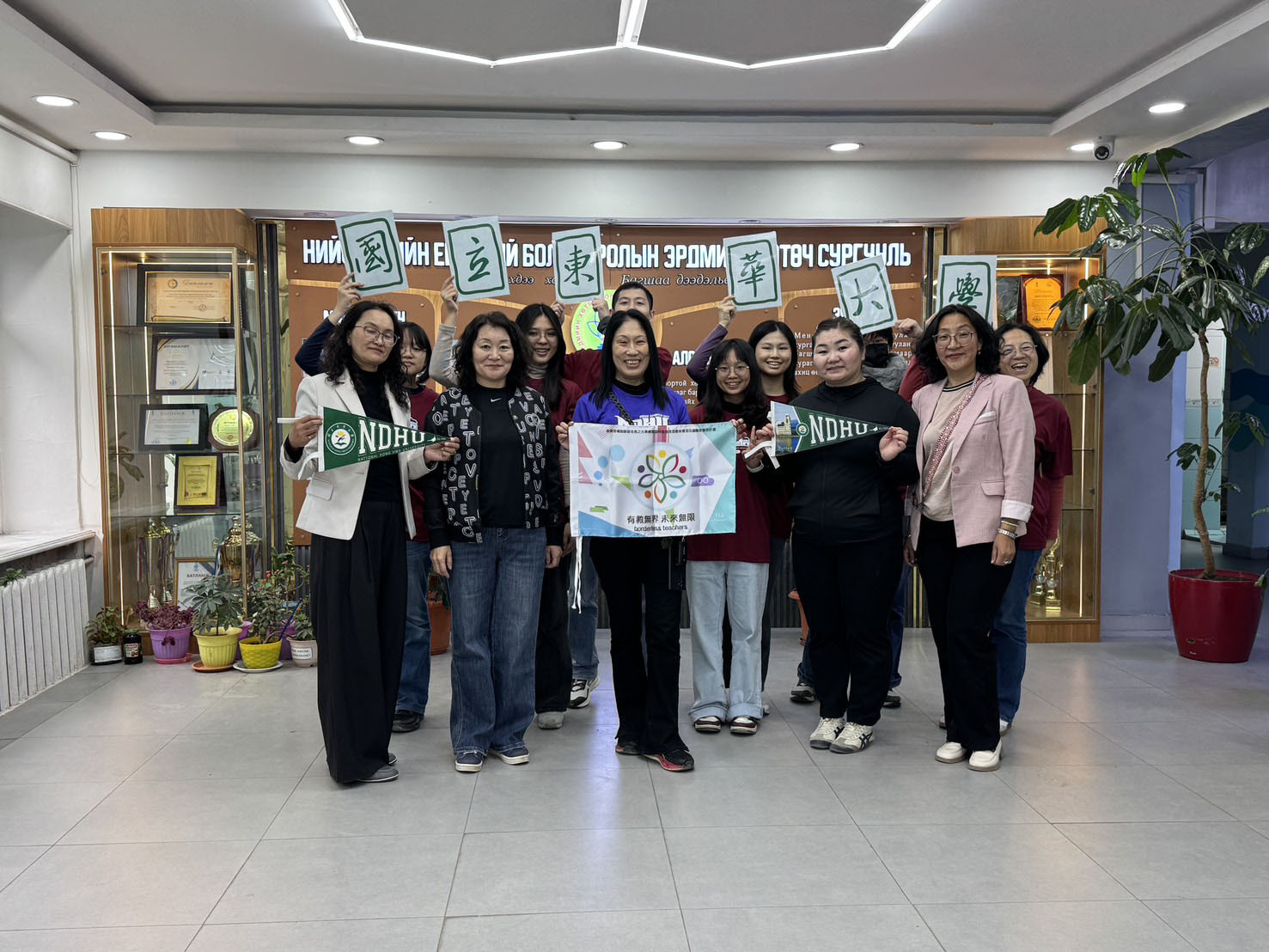與Public School 58 協助教師合影