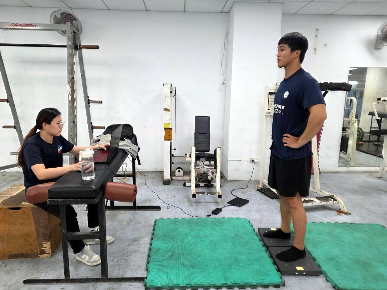 東華運科中心協助選手專項下肢爆發力檢測