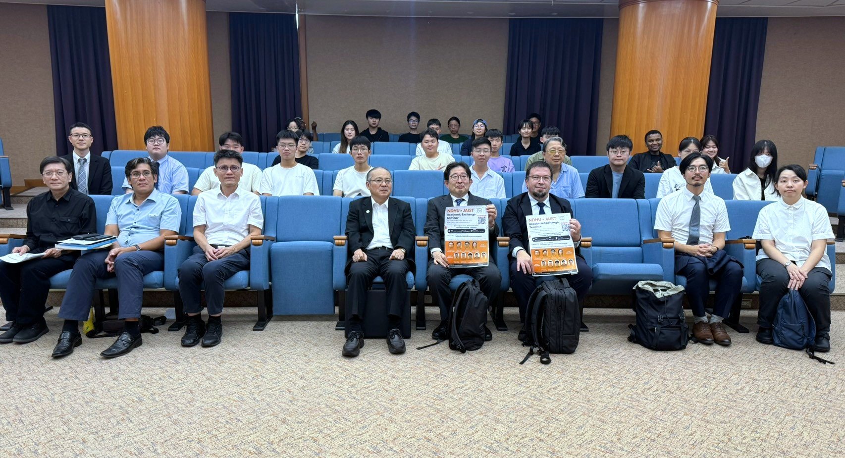 「NDHU × JAIST學術交流研討會」圓滿結束,兩校師生合影留念