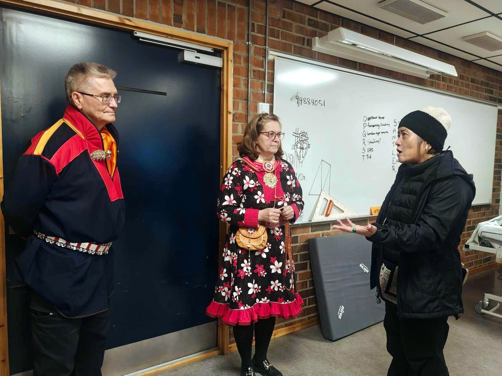 參訪薩米高中(左起:校長Trygve Guttorm,教師Mette Antii Gaup)
