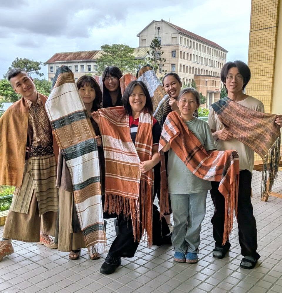 蕾絲織披肩完工合照