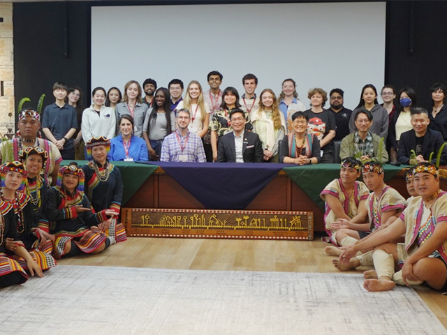 芝加哥大學訪問團參訪東華原民院　深化原住民族研究國際交流