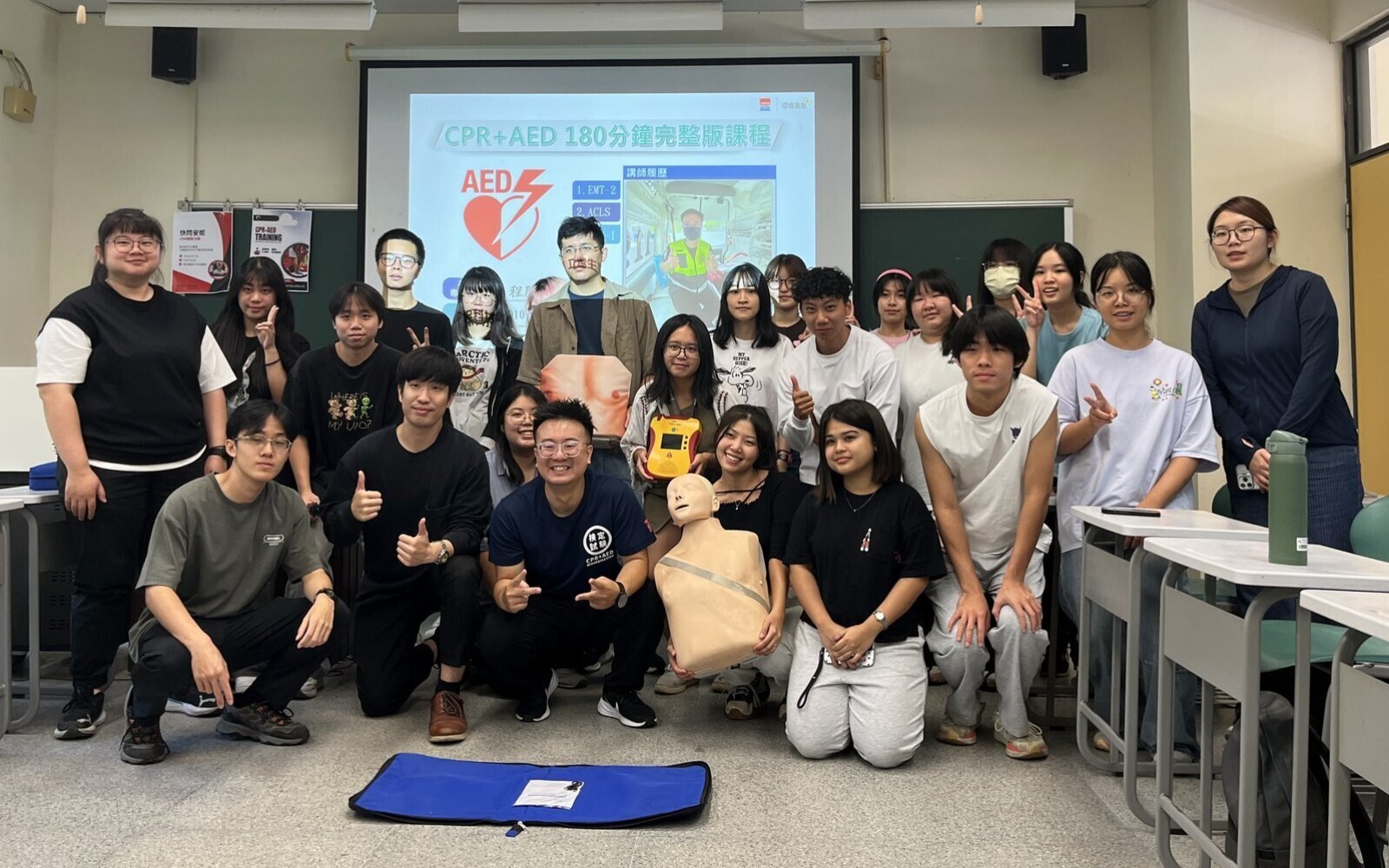 東華大學響應9月急救月-CPR+AED證照班暨快閃安妮體驗活動吸引近百人參與