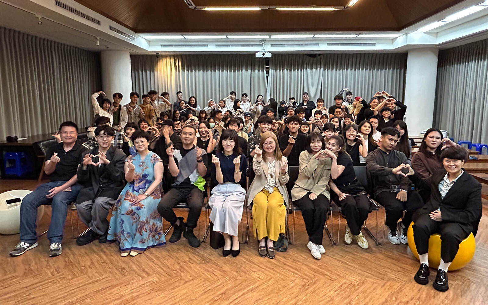 東華大學語傳系第114級畢業展《迴．靈 Re:Root》圓滿落幕—青年視角喚醒文化根魂
