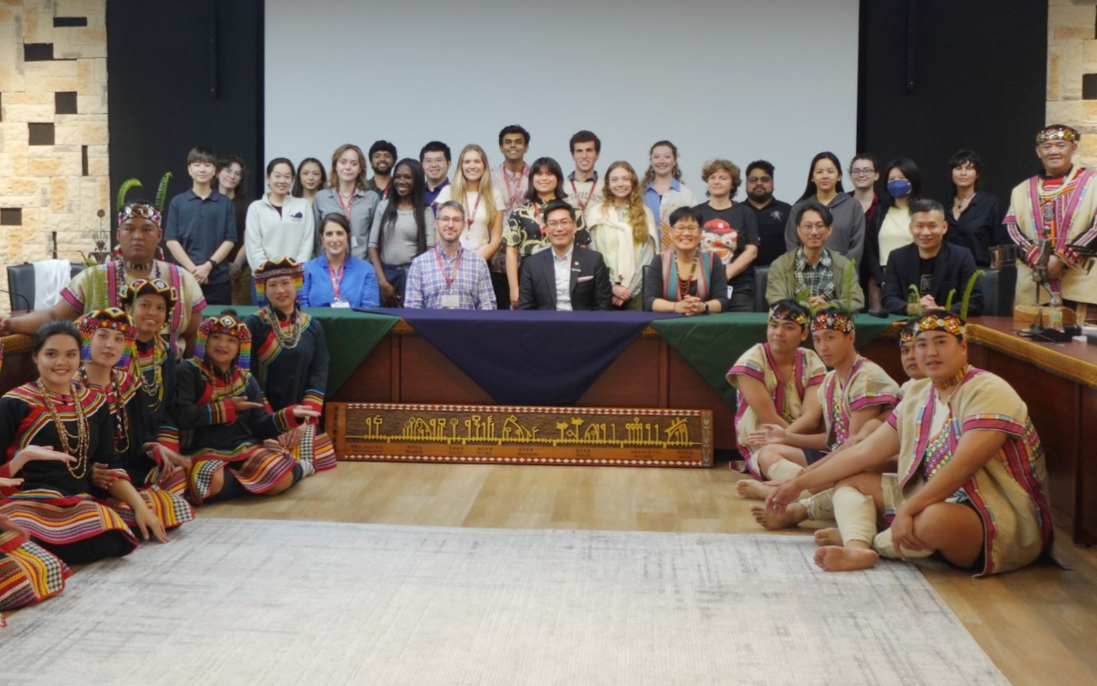芝加哥大學訪問團參訪東華原民院　深化原住民族研究國際交流