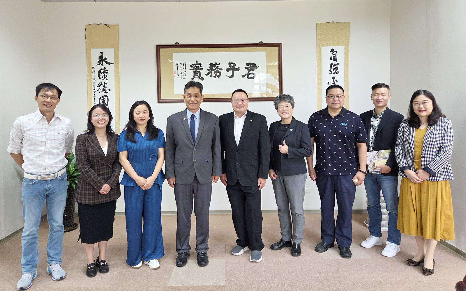 華東師範大學代表團蒞臨東華大學進行學術與文化交流