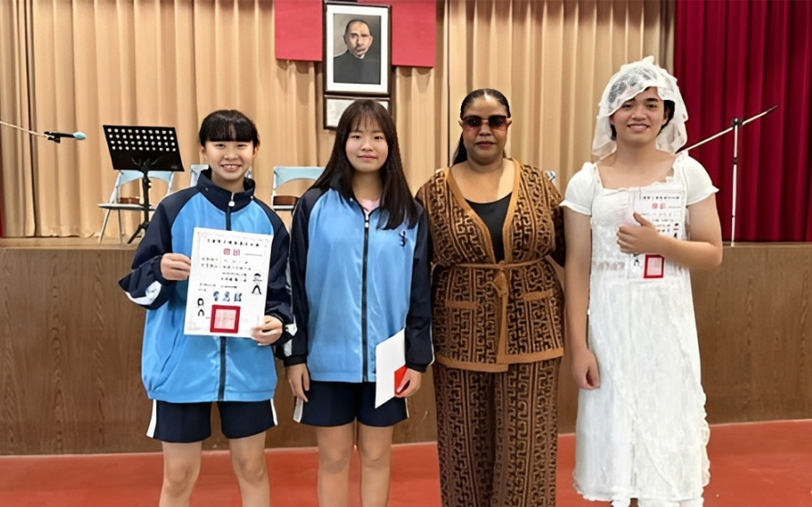 東華大學與壽豐國中攜手交流,國際生參與校園英語歌唱競賽