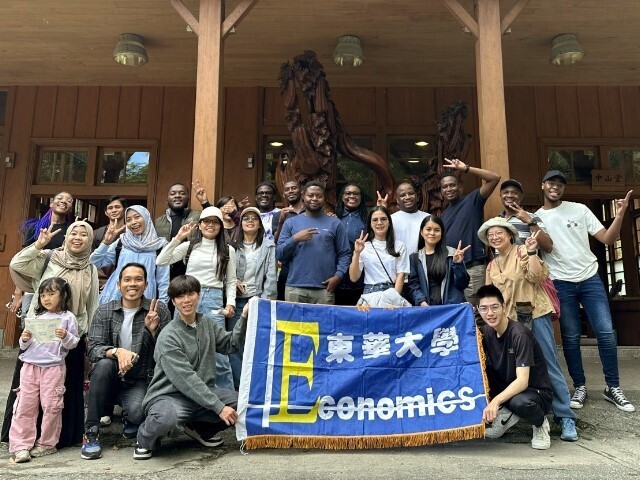 東華大學經濟學系舉辦「永續城鄉－深化在地連結系列課程」，走訪花蓮四大在地文化景點