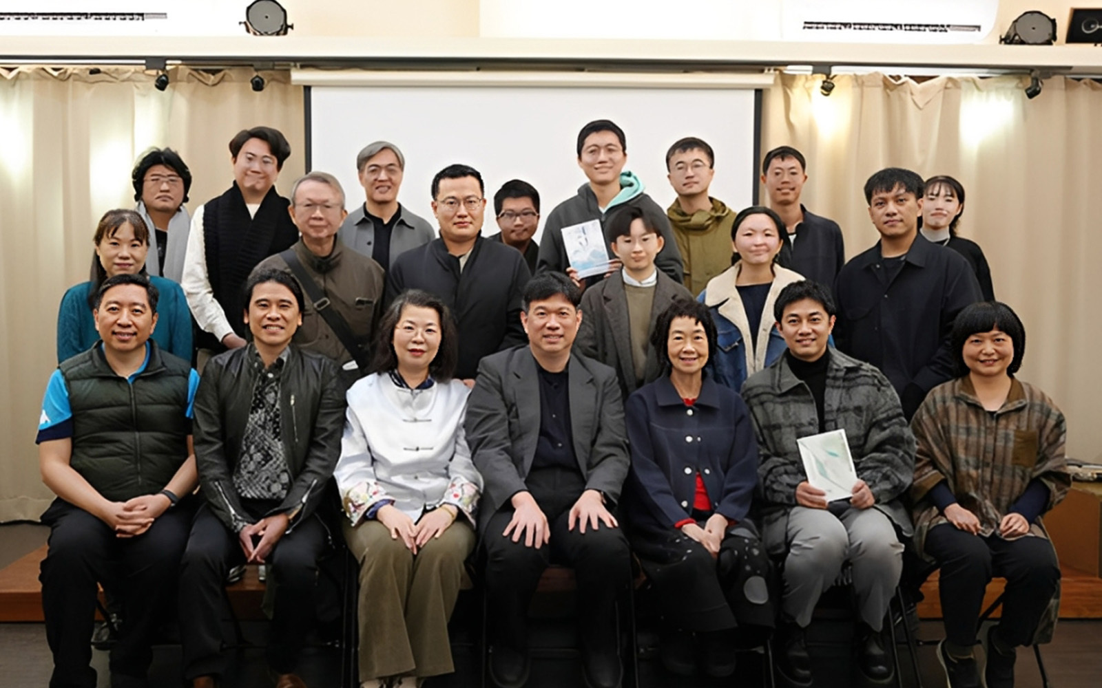 他唯一執著的美學姿勢─《奇萊文藝》創刊發表　承襲楊牧遺志開創文學新高山