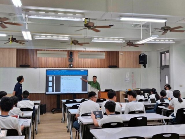 產官學攜手深耕在地科學教育：東華物理攜手科教館、大眾基金會與在地高中，推動國一新生AI科普實作營