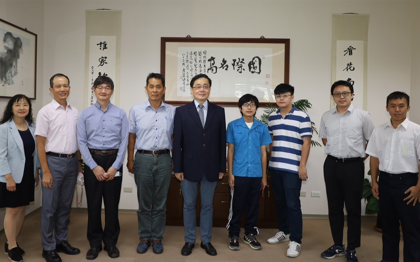 刻苦勤學唐于田同學東華大學畢業 感謝一路扶持各界善心人士
